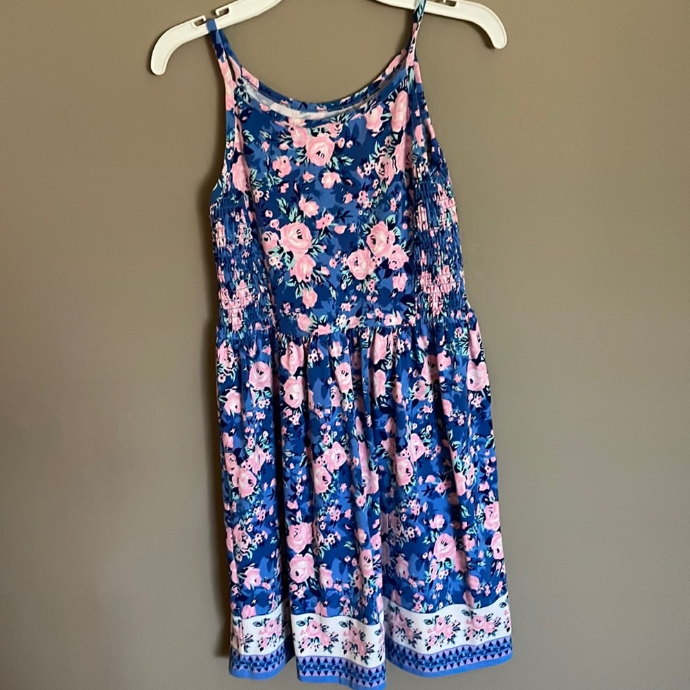 Girl, super soft floral dress size medium 10–12